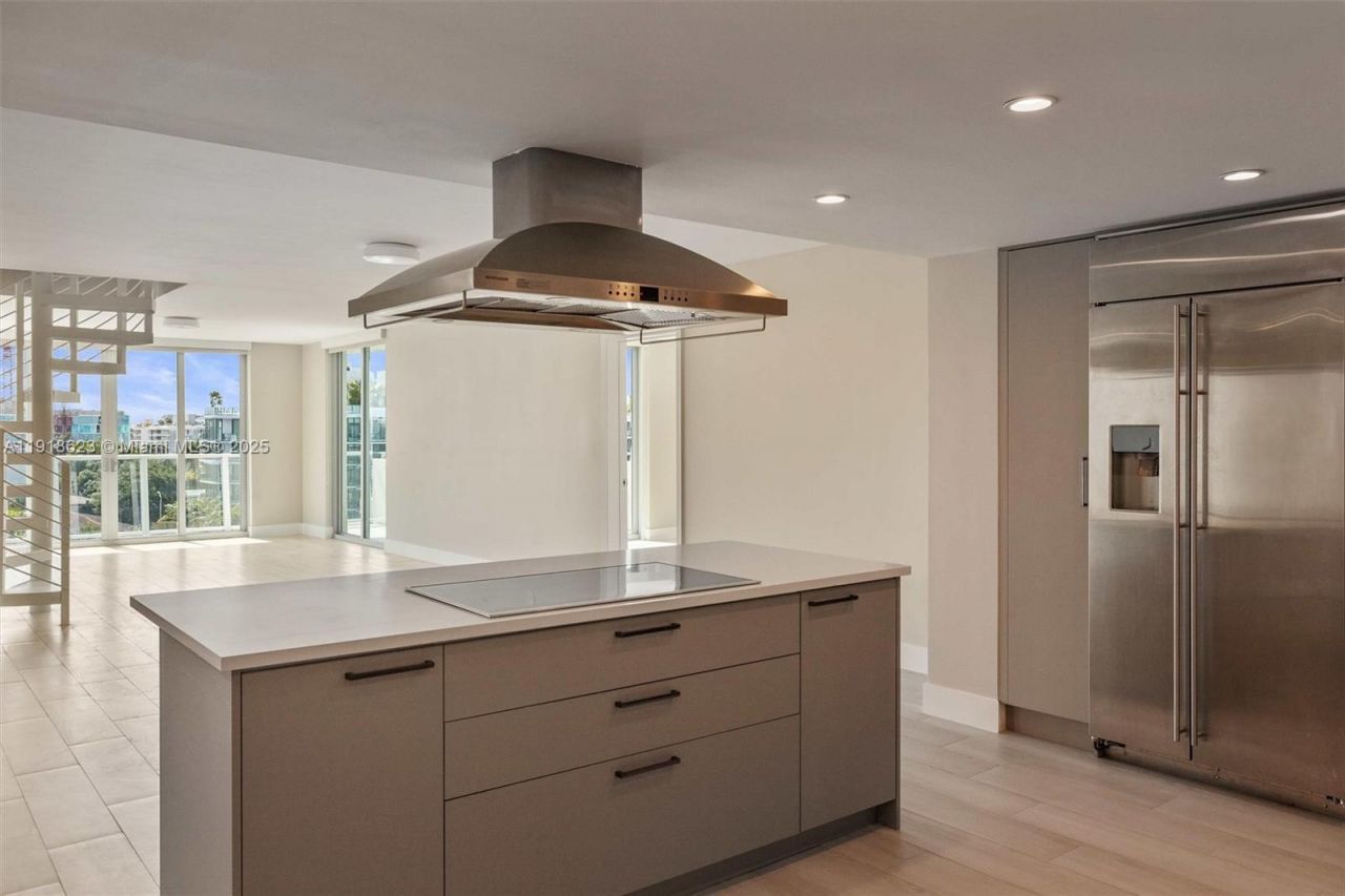 1150 101st St, Unit PH 702, Bay Harbor Islands, FL 33154 Photo