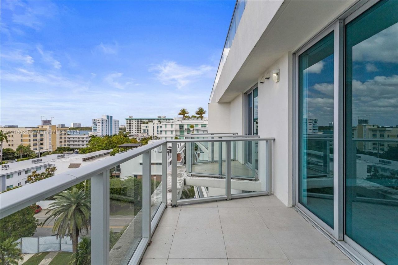 1150 101st St, Unit PH 702, Bay Harbor Islands, FL 33154 Photo