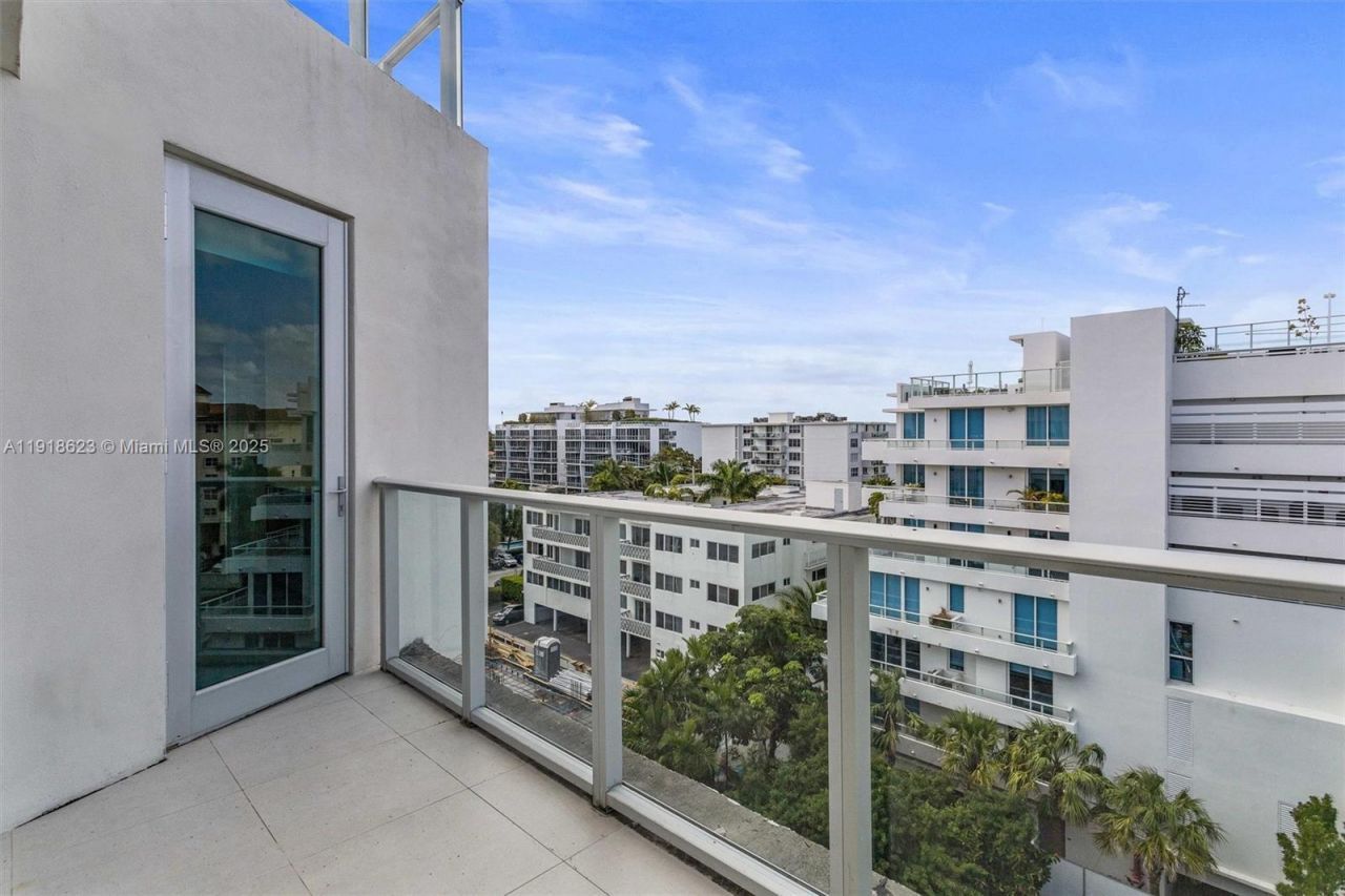 1150 101st St, Unit PH 702, Bay Harbor Islands, FL 33154 Photo