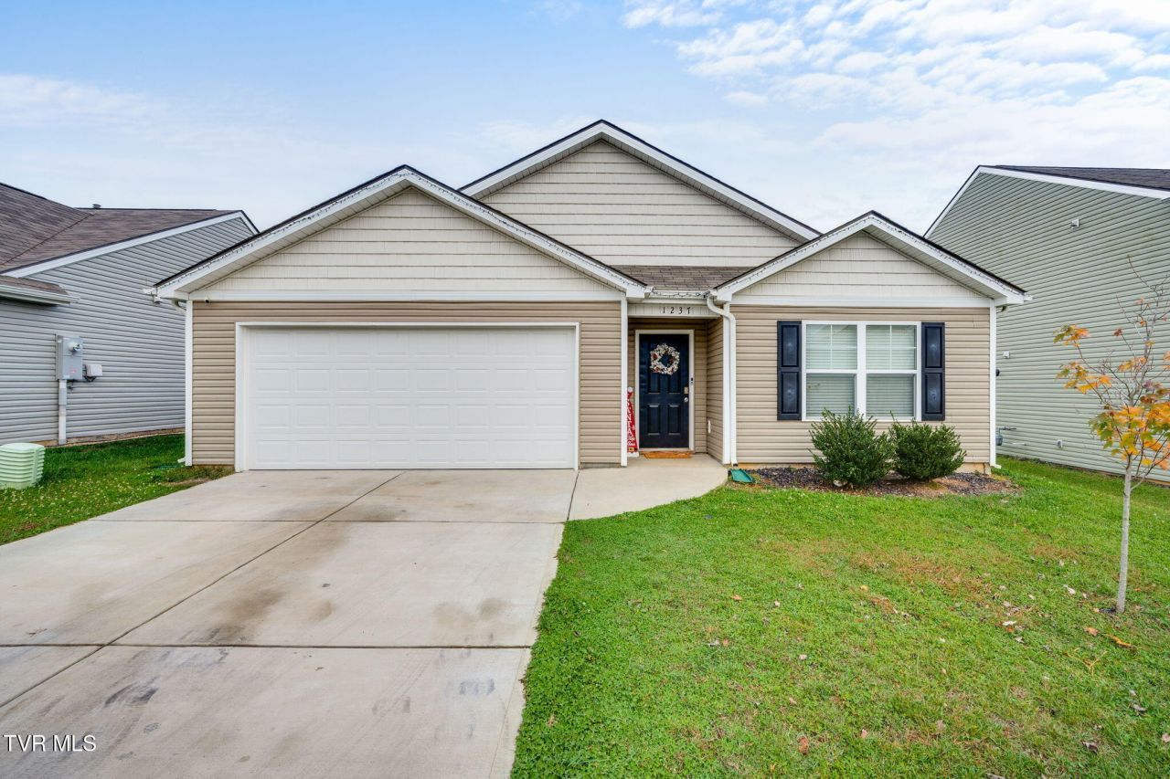 1237 Stamp Lodge Road, Kingsport, TN 37660 Main Photo