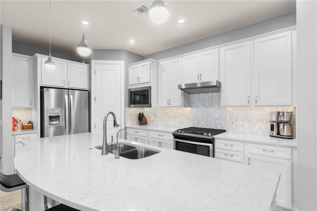 10572 Otter Key Ln, Estero, FL 33928 Photo