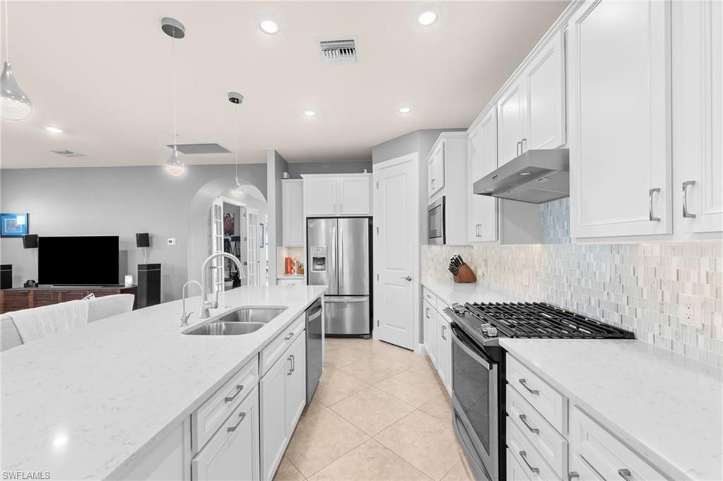 10572 Otter Key Ln, Estero, FL 33928 Photo