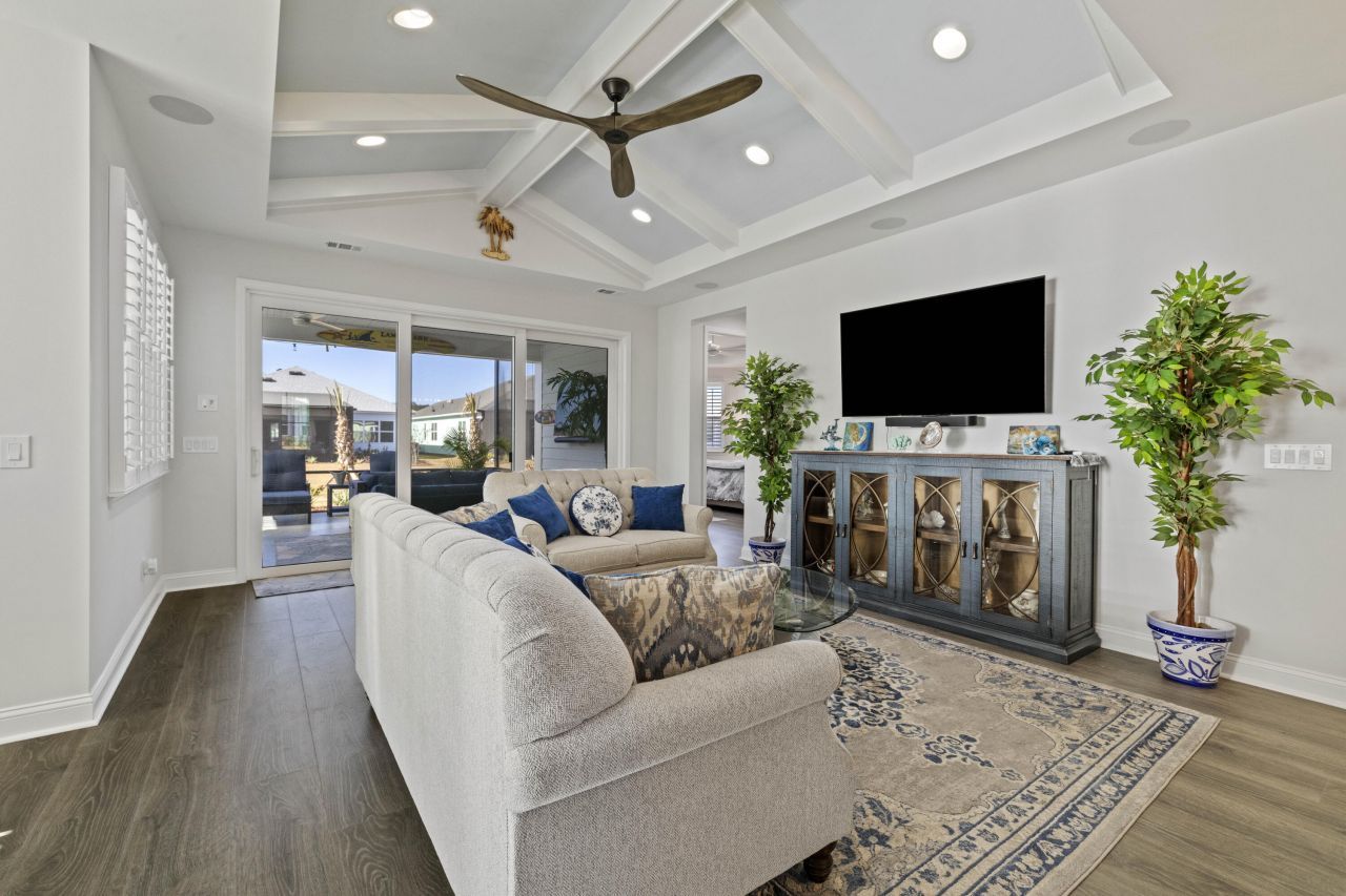 952 Good Life Way Photo 15