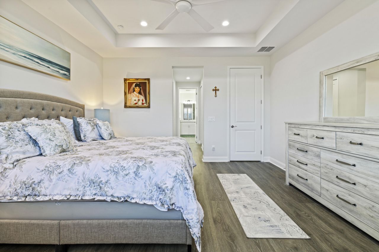 952 Good Life Way Photo 16