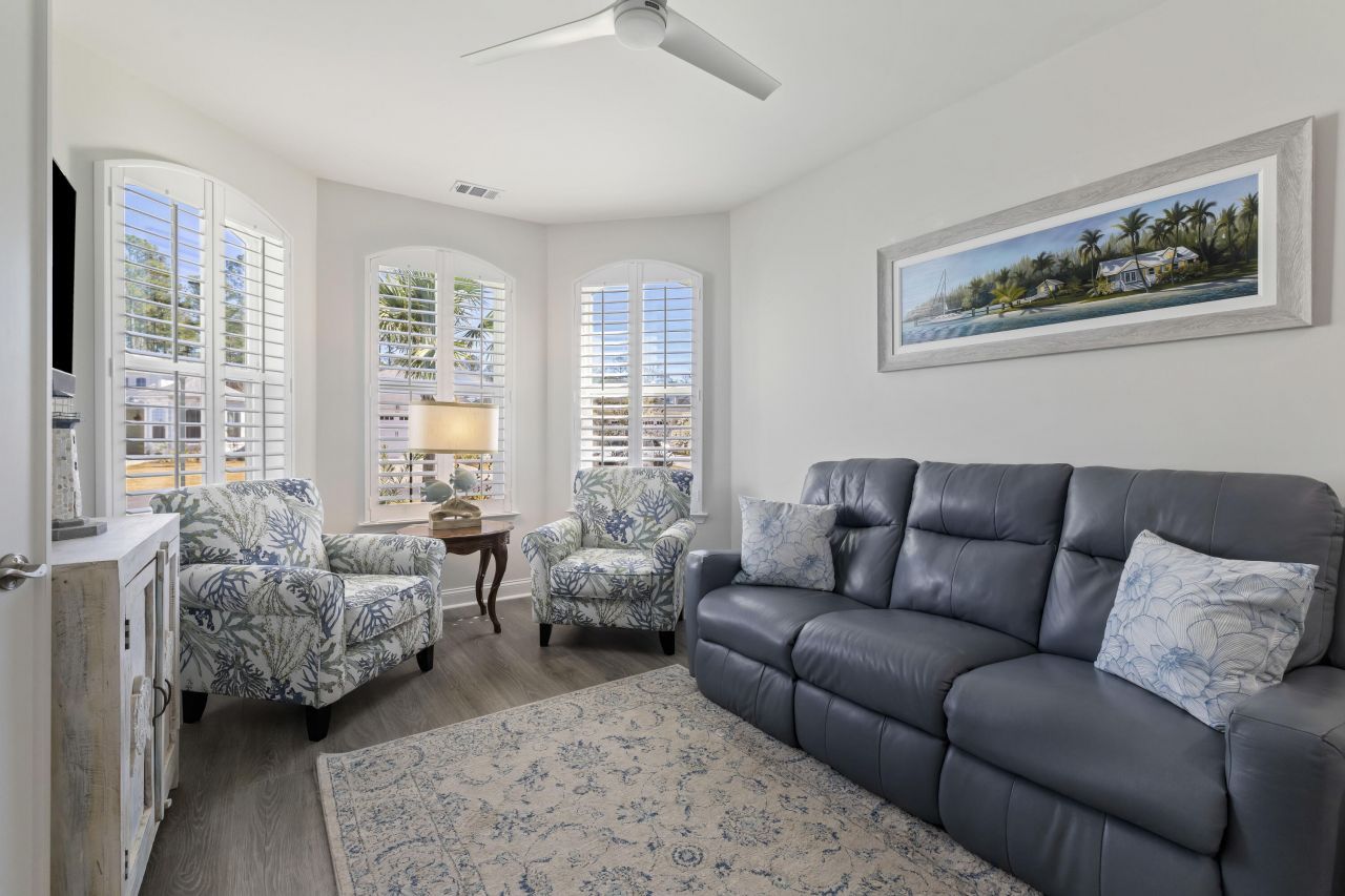 952 Good Life Way Photo 27