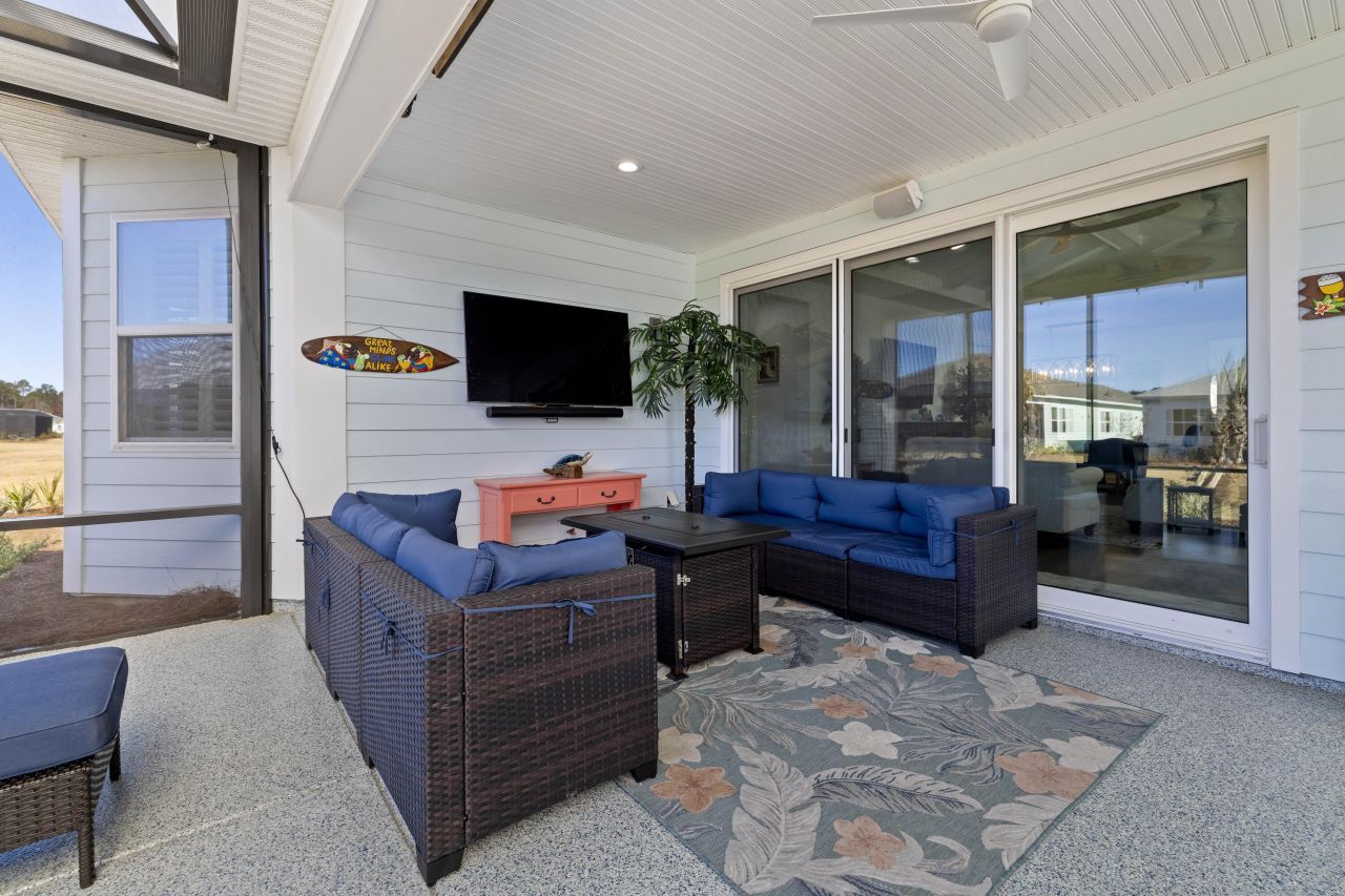 952 Good Life Way Photo 31