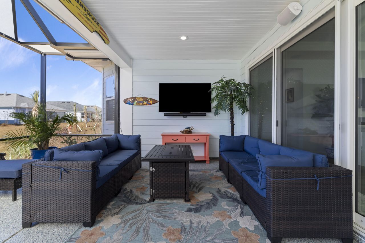 952 Good Life Way Photo 32