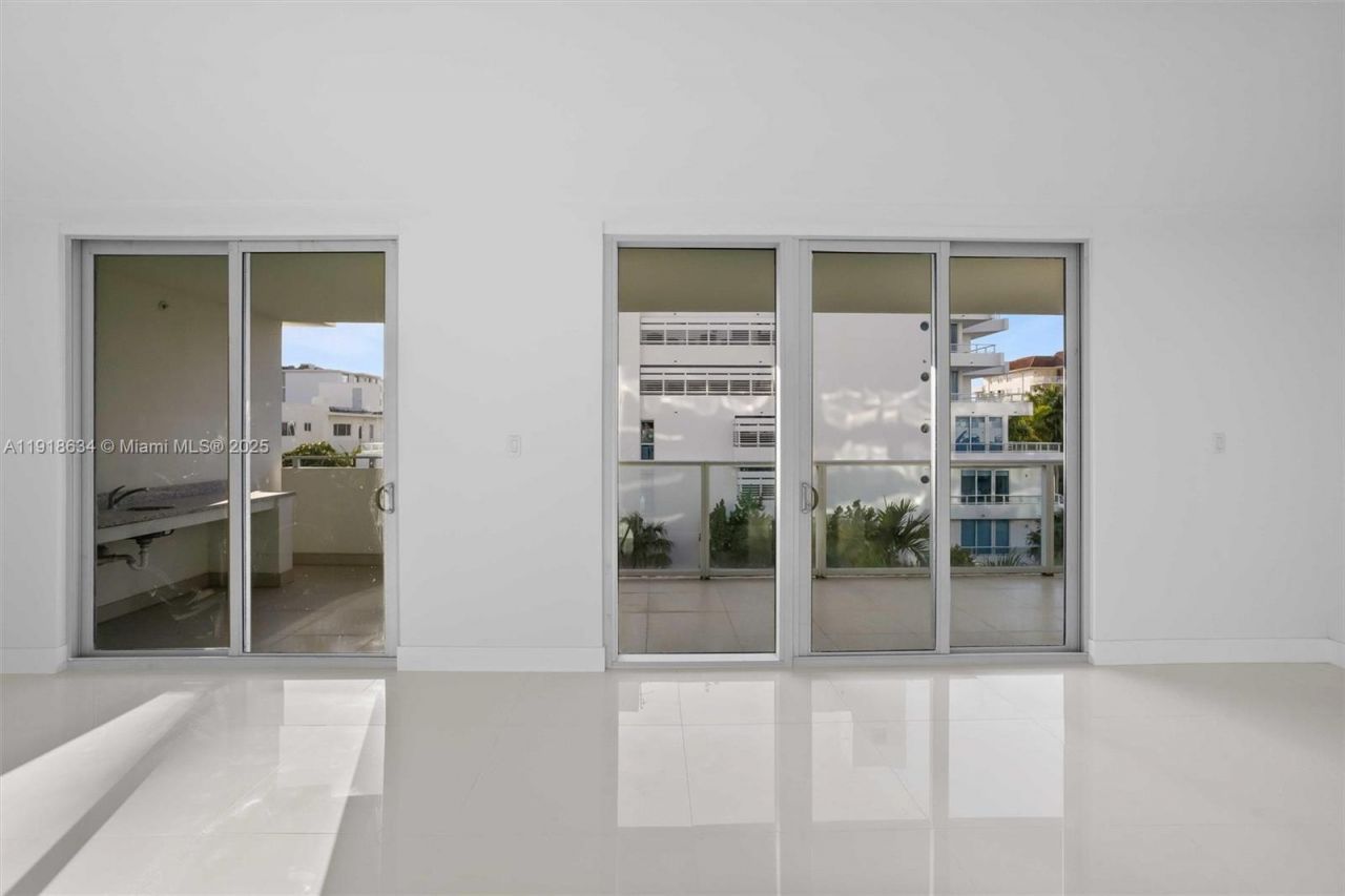 1150 101st St, Unit 402, Bay Harbor Islands, FL 33154 Photo