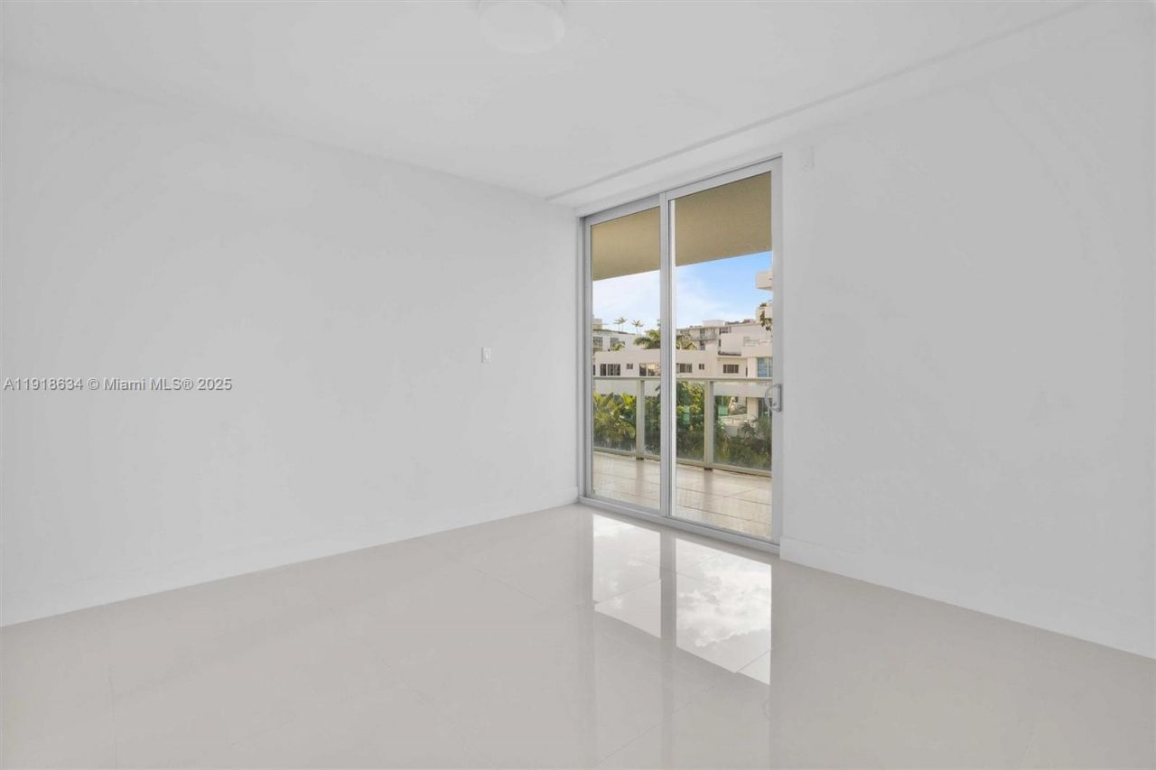 1150 101st St, Unit 402, Bay Harbor Islands, FL 33154 Photo