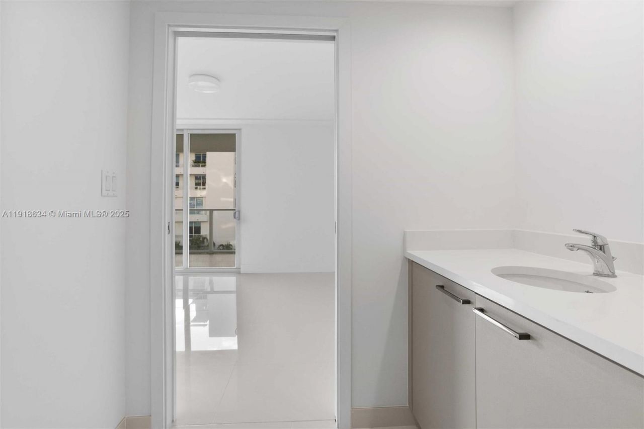 1150 101st St, Unit 402, Bay Harbor Islands, FL 33154 Photo