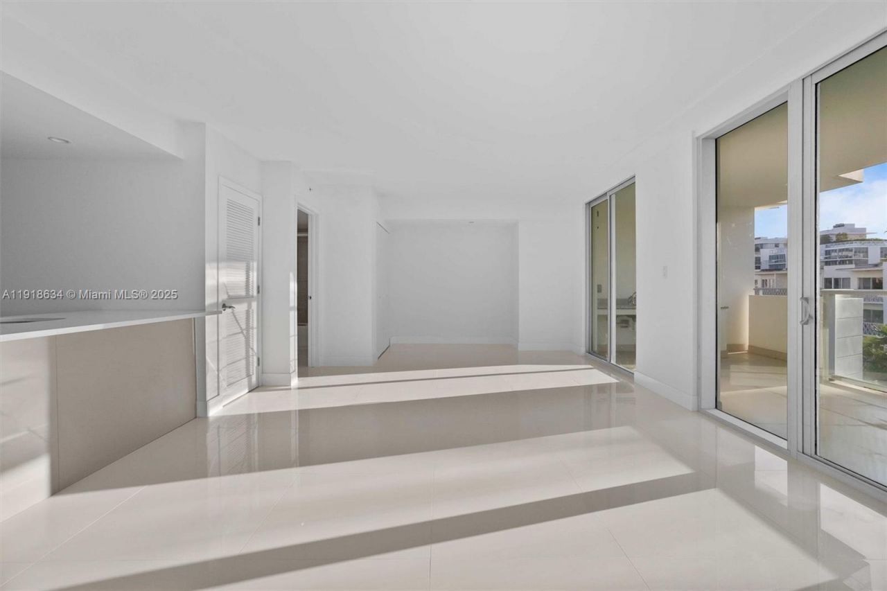 1150 101st St, Unit 402, Bay Harbor Islands, FL 33154 Photo