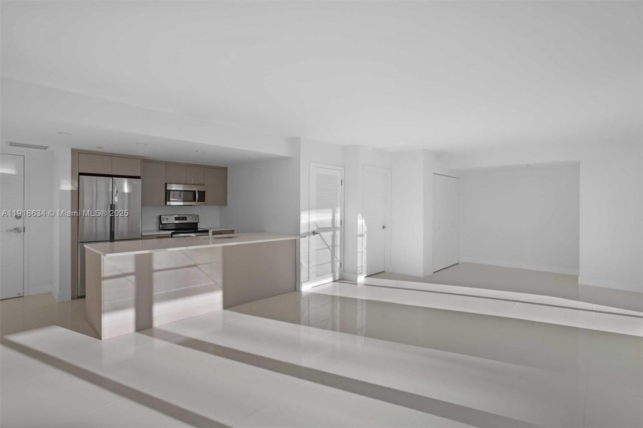 1150 101st St, Unit 402, Bay Harbor Islands, FL 33154 Photo