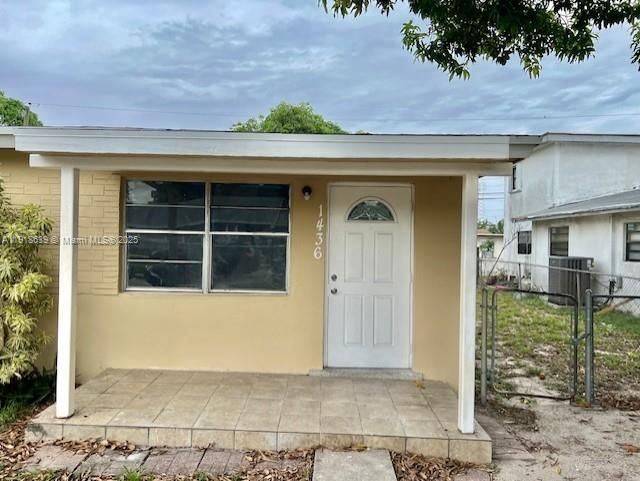 1436 NW 24th Ter, Fort Lauderdale, FL 33311 Photo