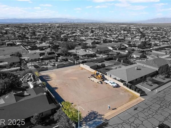 839 Fairview Drive, Henderson, NV 89015