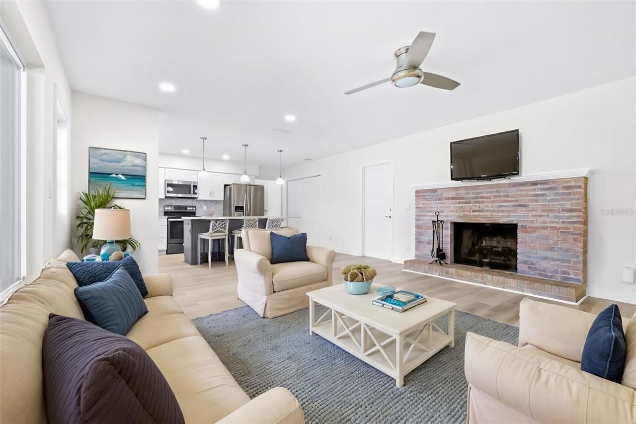 15401 Woodcastle Place, Tampa, FL 33613 Photo