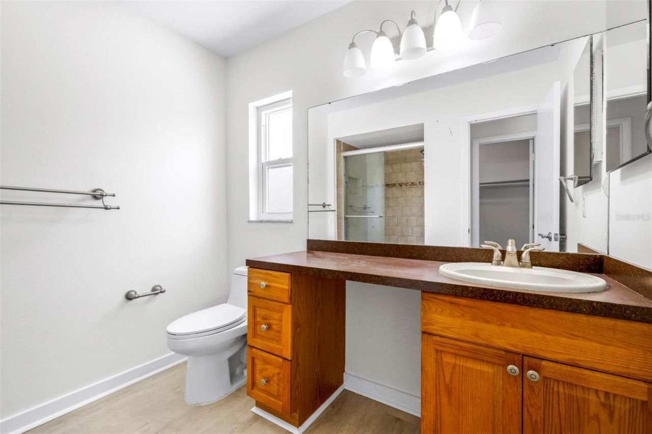 15401 Woodcastle Place, Tampa, FL 33613 Photo