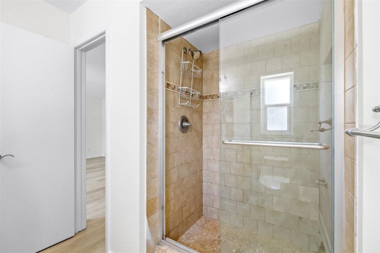 15401 Woodcastle Place, Tampa, FL 33613 Photo