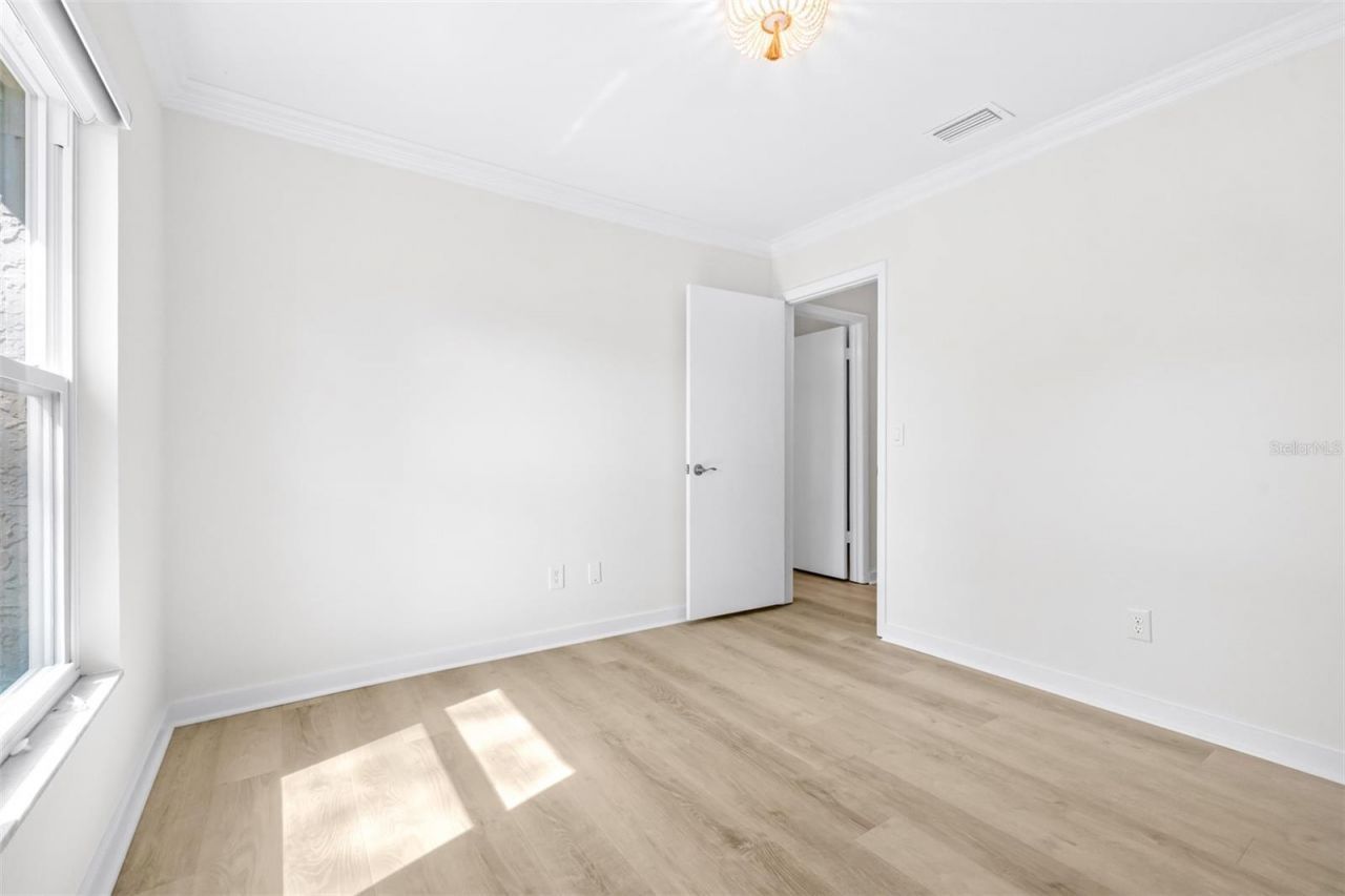 15401 Woodcastle Place, Tampa, FL 33613 Photo