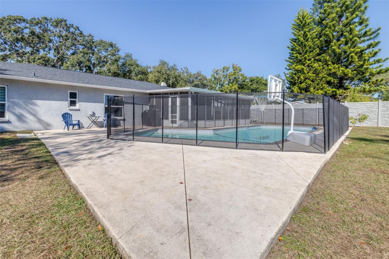 15401 Woodcastle Place, Tampa, FL 33613 Photo