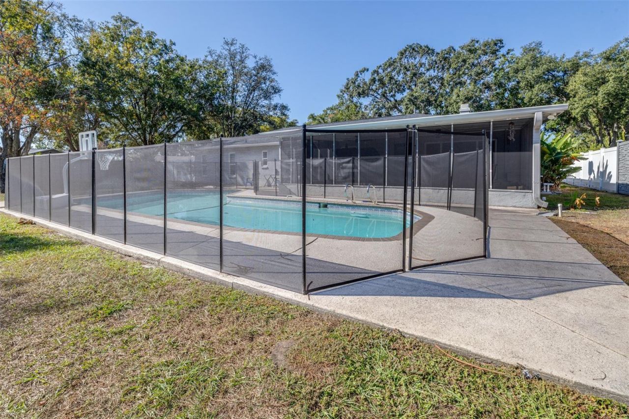 15401 Woodcastle Place, Tampa, FL 33613 Photo