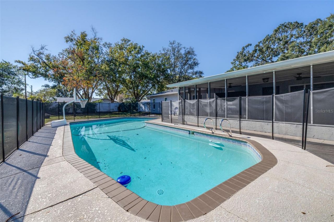 15401 Woodcastle Place, Tampa, FL 33613 Photo