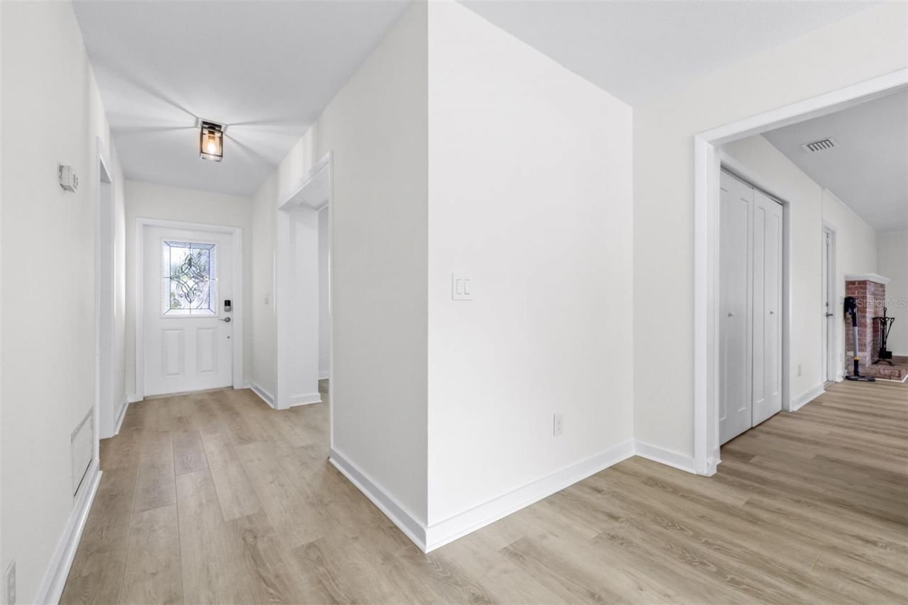 15401 Woodcastle Place, Tampa, FL 33613 Photo