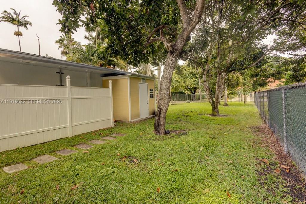 8290 Sunset Dr, Miami, FL 33143 Photo