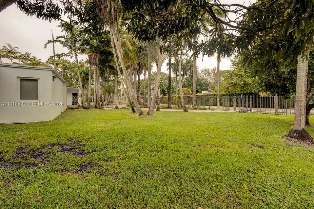 8290 Sunset Dr, Miami, FL 33143 Photo