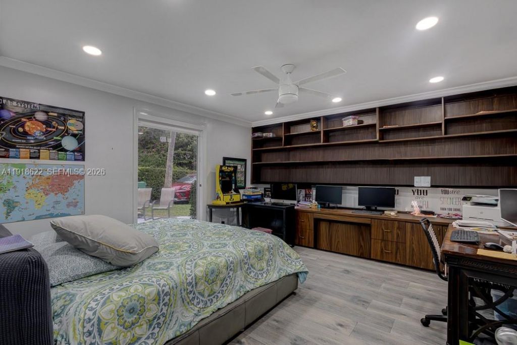 8290 Sunset Dr, Miami, FL 33143 Photo