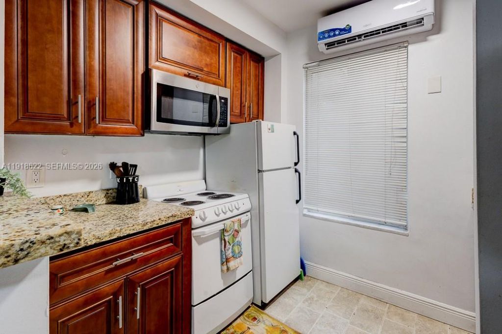 8290 Sunset Dr, Miami, FL 33143 Photo