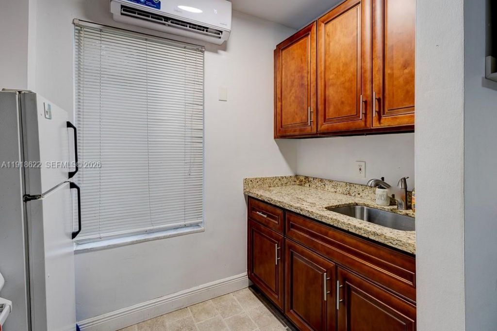 8290 Sunset Dr, Miami, FL 33143 Photo