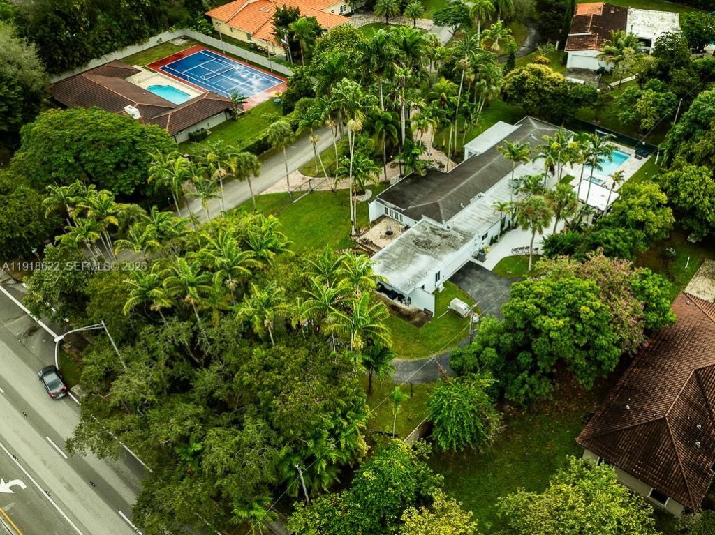 8290 Sunset Dr, Miami, FL 33143 Photo