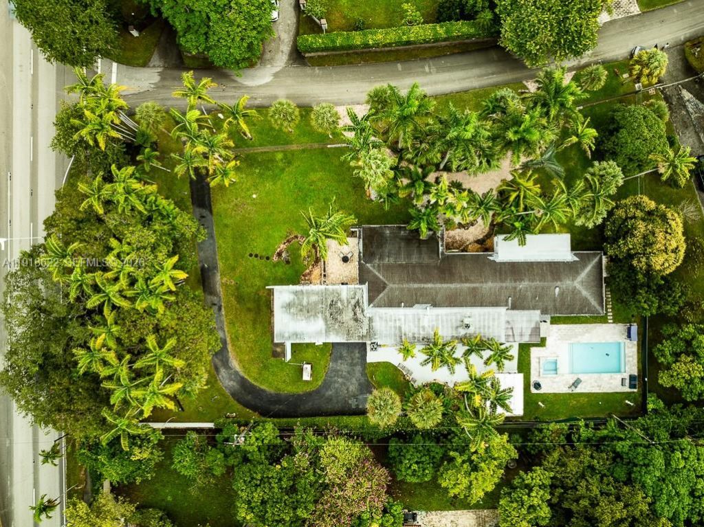 8290 Sunset Dr, Miami, FL 33143 Photo