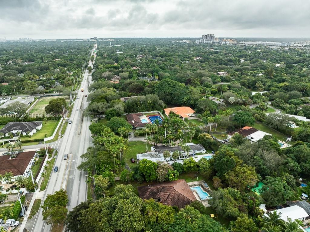 8290 Sunset Dr, Miami, FL 33143 Photo