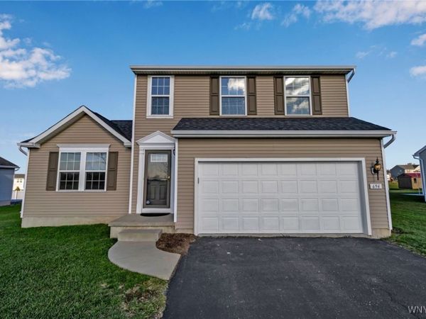 694 Pleasant View Drive, Lancaster, NY 14068