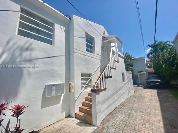 830 W 40th St, Unit 2, Miami Beach, FL 33140