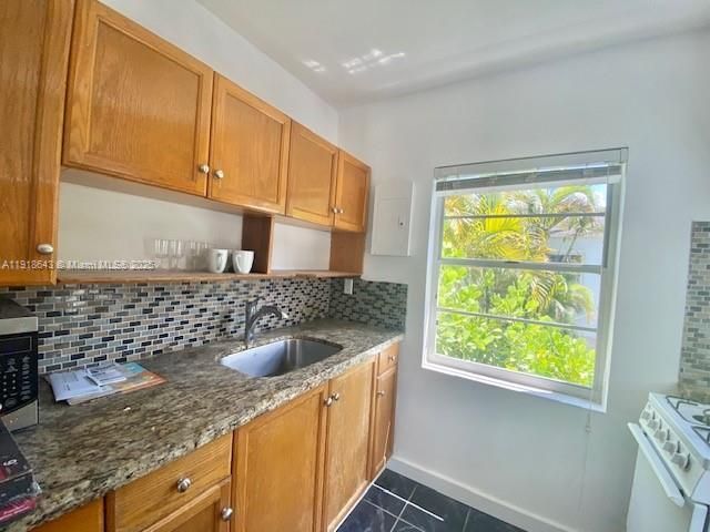 830 W 40th St, Unit 2, Miami Beach, FL 33140 Photo