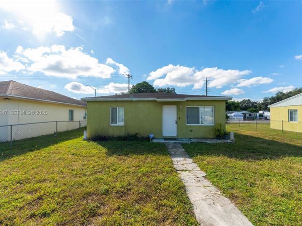 2210 NW 155th St, Miami Gardens, FL 33054