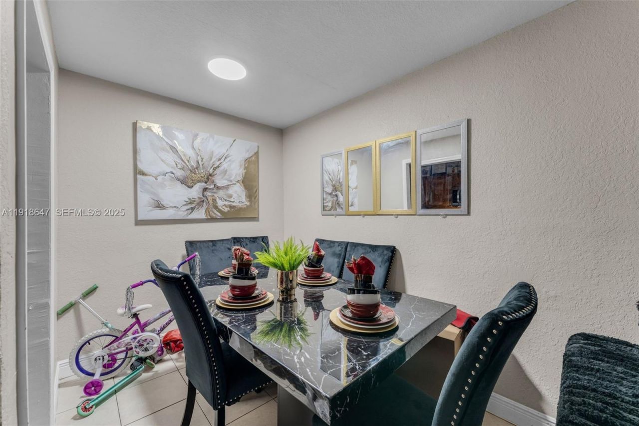 2210 NW 155th St, Miami Gardens, FL 33054 Photo