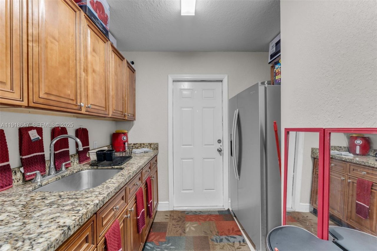 2210 NW 155th St, Miami Gardens, FL 33054 Photo