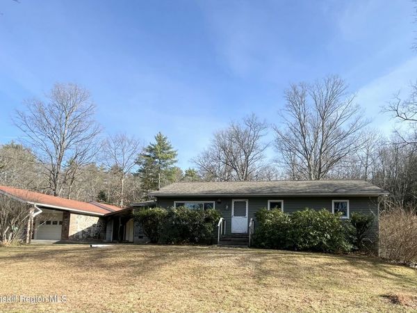 200 Van Vlierden Road, Saugerties, NY 12477