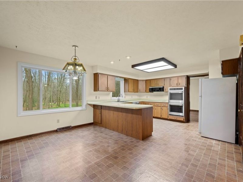 14280 Sweetbriar Lane, Novelty, OH 44072 Photo 8