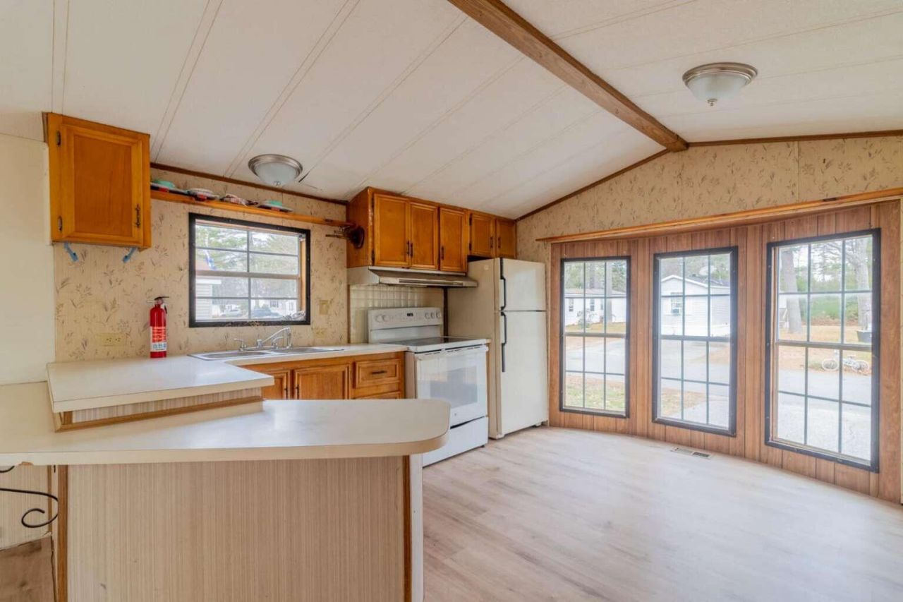 17 Tufton Street, Brunswick, ME 04011 Main Photo