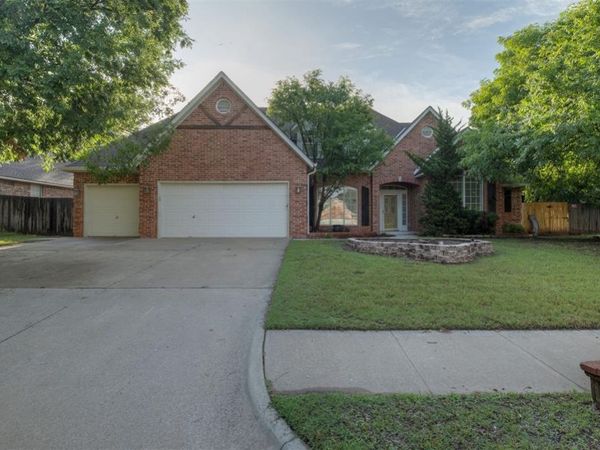 2824 N Ashecroft Drive, Edmond, OK 73034
