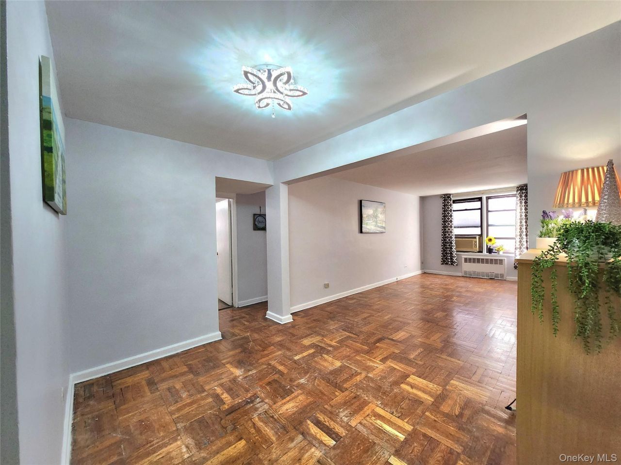 33-27 91, Unit 1J, Jackson Heights, NY 11372 Main Photo