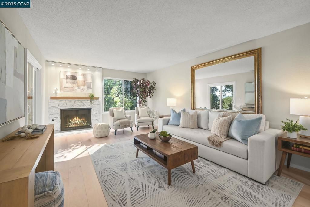 1566 1566 Ashwood Dr, Martinez, CA 94553 Main Photo