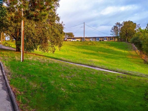 8 Gable Lane, Lafayette, CA 94549