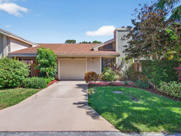 7745 Stanway Place E, Boca Raton, FL 33433