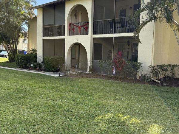 330 Knotty Pine Circle, Unit B-2, Greenacres, FL 33463