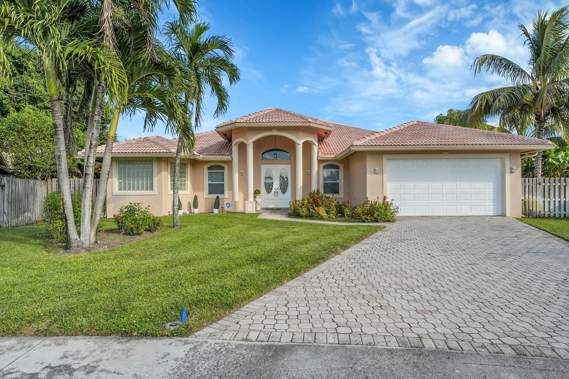 13620 Folkestone Court W, Wellington, FL 33414 Photo